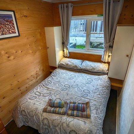 Caswell Beach Chalet 70 Located In Gower Peninsula Swansea Exteriér fotografie
